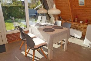 Zeltdachhaus mit W_LAN _ 2 x TV