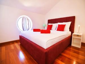 Apartment in Murter with Pool and Sea Views