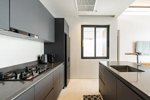 Botanica Modern Loft by Villacarte