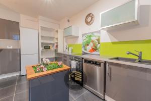 "Le Libération" 2 chambres, Parking privé gratuit