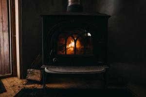 Roztomilá a utulná chata Azzy na samotě v lese.