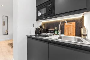 Bright & Bold Studio Perfect for a Chic Stay