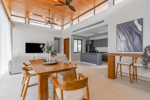 Botanica Modern Loft by Villacarte