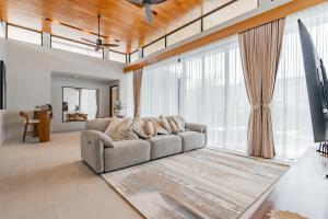 Botanica Modern Loft by Villacarte