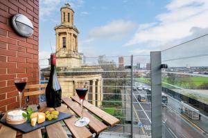 Orient City Loft with Free Parking, Balcony, and Netflix