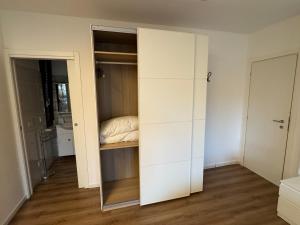 Chambre Lit King-Size avec Balcon