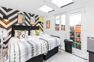 Funky London Studio, Comfort Meets Style