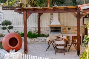 Iliadas Traditional Stone House