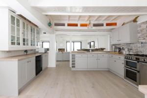 Luxury Seafront Family Home - Indoor Pool