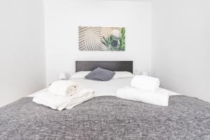 FUN BUILDING - GROUND FLOOR with TERRACE by HOMEABOUT