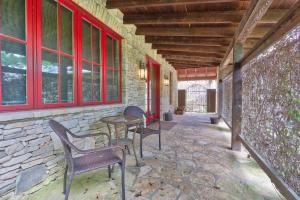 Fall Creek Vineyards Wine Country Inn