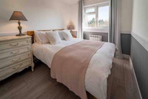 Cedar Cabin Overlooking Bedgebury Forest