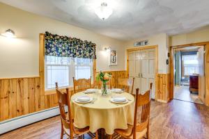 Lisle Apt 4 Mi to Dorchester Lake!