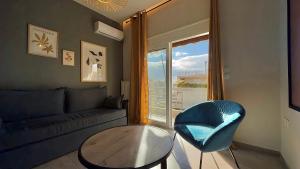 Nicolas Home