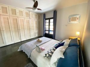 Casa Guarujá · Conforto e diversão a um quarteirão da areia!