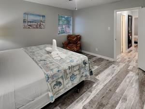 Pleasure Pier Retreat #4