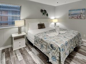Pleasure Pier Retreat #4