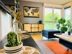 Cosy & Lumineux - Balcons - Spacieux - Parking rue