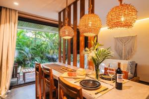 Romantic Garden Apt w Private Pool SPA Access