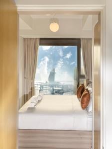 Skyline Elegance - 2BR High floor - 5min Dubai Mall