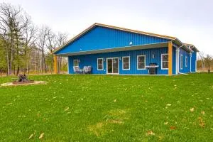 2 Mi to Lake Michigan Home with Patio in Green Bay - Oconto