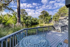3322 Lake Forest