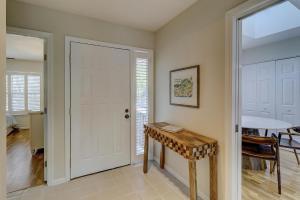 3322 Lake Forest