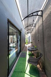 Polka Dot Airport Exec Suite