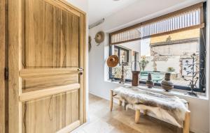 Maisons de vacances Beautiful Home In Gommecourt : photos des chambres