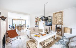 Beautiful Home In Gommecourt