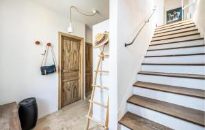 Maisons de vacances Beautiful Home In Gommecourt : photos des chambres