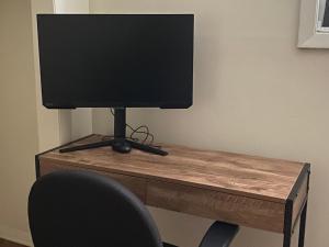 Spacious Updated 1 Bedroom Apartment