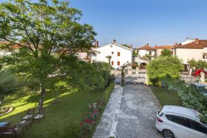 Modernes Apartment nur 10 Gehminuten zum Strand von Rovinj mit Privatparkplatz 