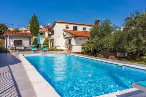Hundefreundliche und strandnahe Villa mit Meerblick, Privatpool, Grill 
