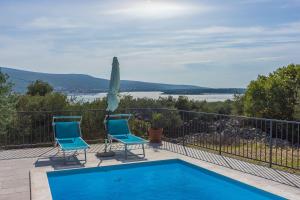 Hundefreundliche und strandnahe Villa mit Meerblick, Privatpool, Grill
