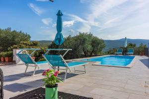 Hundefreundliche und strandnahe Villa mit Meerblick, Privatpool, Grill