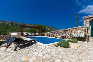 Mediterrane Steinvilla mit Sauna, Privatpool, 8 Klimaanlagen, Grill - hundefreundlich 