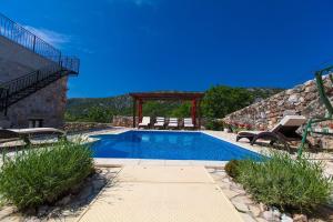 Mediterrane Steinvilla mit Sauna, Privatpool, 8 Klimaanlagen, Grill - hundefreundlich 