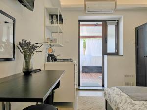 Beschauliches Apartment nur 15 Meter zum Strand, mit heller Terrasse, WiFi 