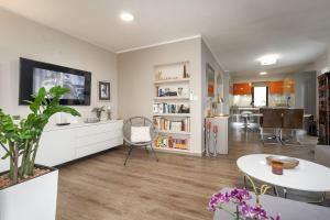 Exquisites Ferienhaus mit privatem Garten, Liegen, Kinderstuhl, Waschmaschine - nur 700 Meter zum Strand