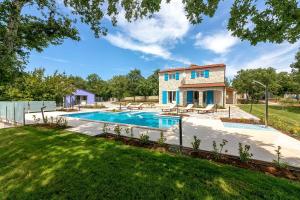 Strandnahe Steinvilla nur 800 Meter zum Strand mit Privatpool, BBQ, Waschmaschine