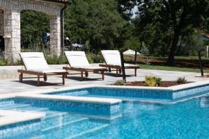 Strandnahe Steinvilla nur 800 Meter zum Strand mit Privatpool, BBQ, Waschmaschine