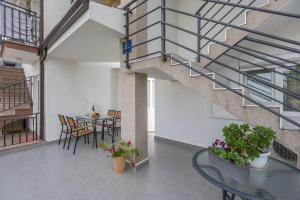 Idyllisches Apartment nur 600 Meter zum Strand mit privater Terrasse, WiFi, Parkplatz