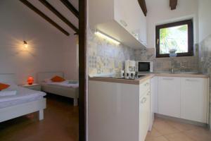 Charmantes Apartment mit privatem Balkon, Privatparkplatz, WiFi und nur 700 Meter zum Strand