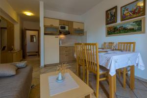 Traumhaftes Apartment nur 100 Meter zum Strand mit Sauna, Jacuzzi, Meerblick