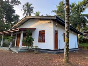 2-bedroom detached holiday home