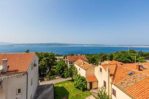 Helles Apartment nur 650 Meter zum Strand mit herrlichem Meerblick, privatem Balkon, Waschmaschine