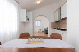 Traumhaftes Apartment nur 250 Meter zum Strand mit Meerblick, Pool, Grillbereich, Privatparkplatz