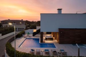 5 Sterne Luxusvilla mit Meerblick, finnischer Sauna, Privatpool, Whirlpool 