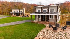One-Bedroom House room in VVCR - Cabin 6 (1-Bed Modern Luxury w. Hot Tub)